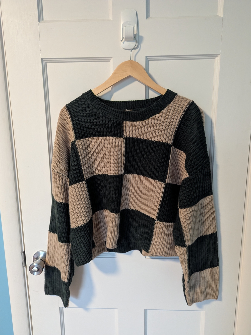 Cropped Love Tree Checkerboard Knit Crewneck Sweater in Dark Green and Tan